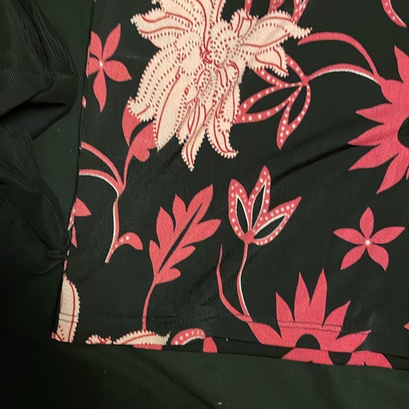 4/$20 | Black and Pink Floral Long sleeve Blouse with sheer sleeves - Picture 5 of 7